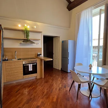 דירה Dimora Bellini *